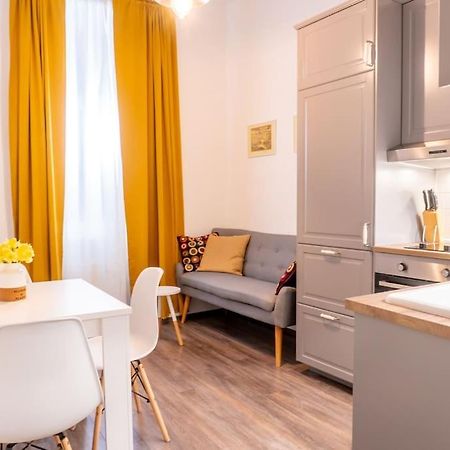 Central And Comfy 2Bdr Apartment Near Parliament ベオグラード エクステリア 写真