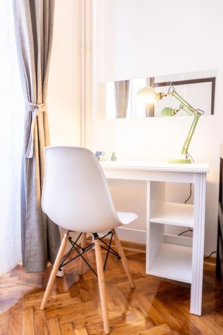 Central And Comfy 2Bdr Apartment Near Parliament ベオグラード エクステリア 写真