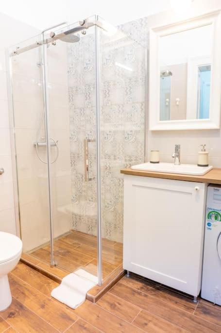 Central And Comfy 2Bdr Apartment Near Parliament ベオグラード エクステリア 写真