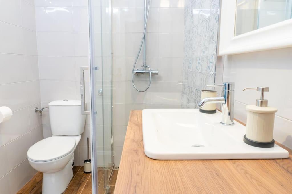 Central And Comfy 2Bdr Apartment Near Parliament ベオグラード エクステリア 写真