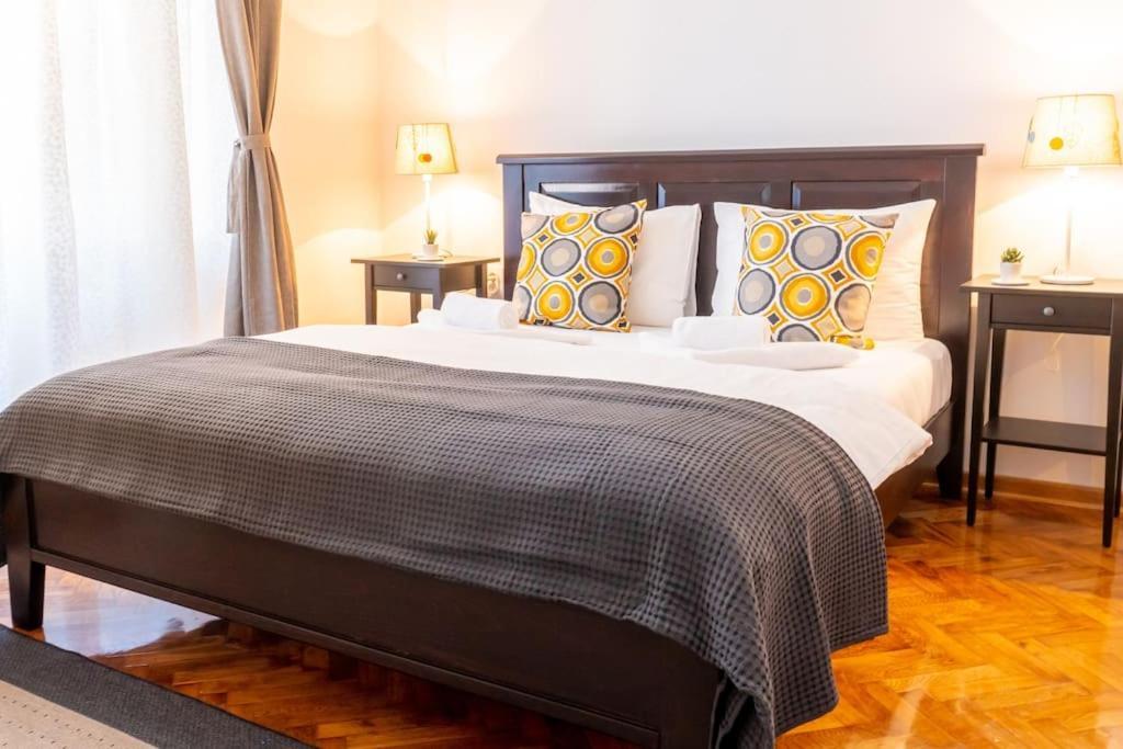 Central And Comfy 2Bdr Apartment Near Parliament ベオグラード エクステリア 写真